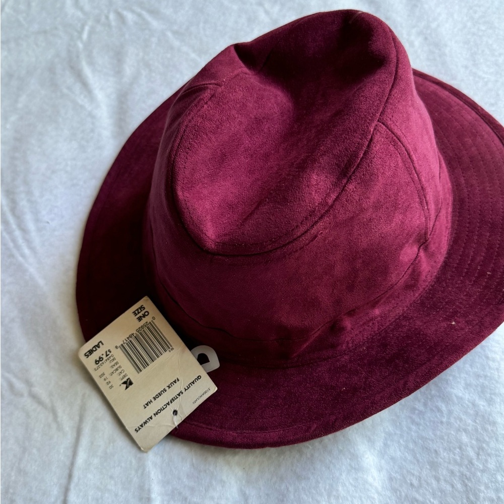 Brand new with tags This cool burgundy fedora will have all heads turning .